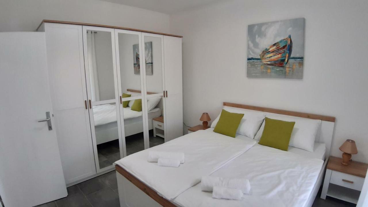 Relax Apartamento Starigrad Paklenica Exterior foto